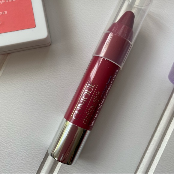 Clinique cosmetics bag and products - all new - Picture 7 of 9